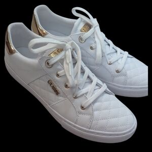 Guess sneakers sz 10